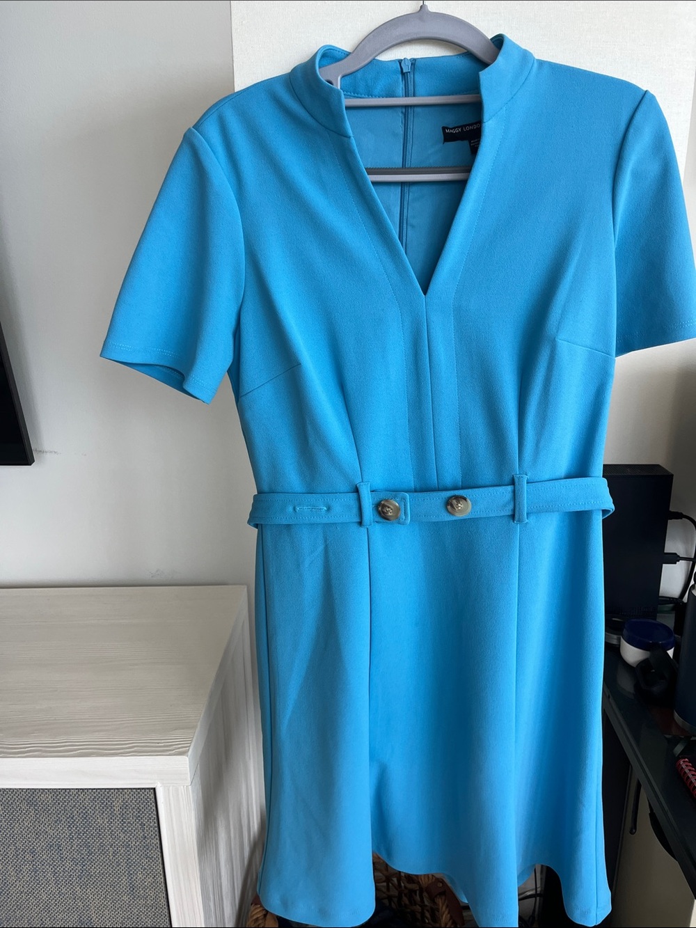 Maggy London Turquoise V-Neck Short Sleeve Belted Dress